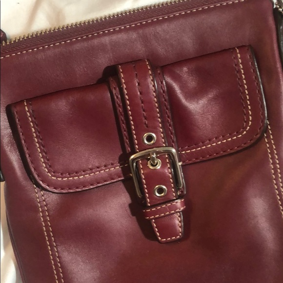 Coach Handbags - Coach buckle crossbody